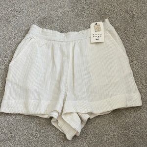 Billabong white linen beach shorts NWT